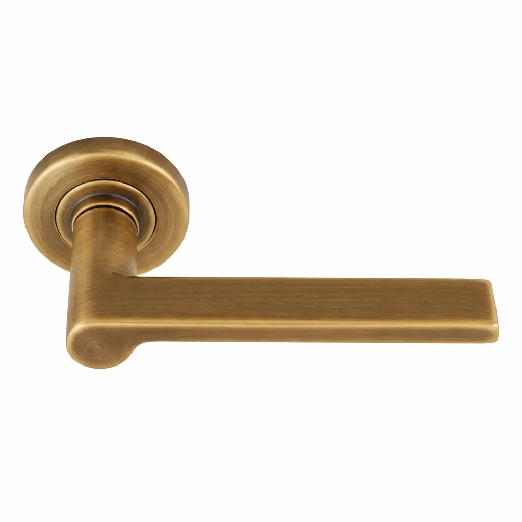 AI-LR-121-Antique-Brass-2