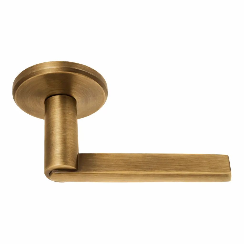 AI-LR-135-Antique-Brass-2