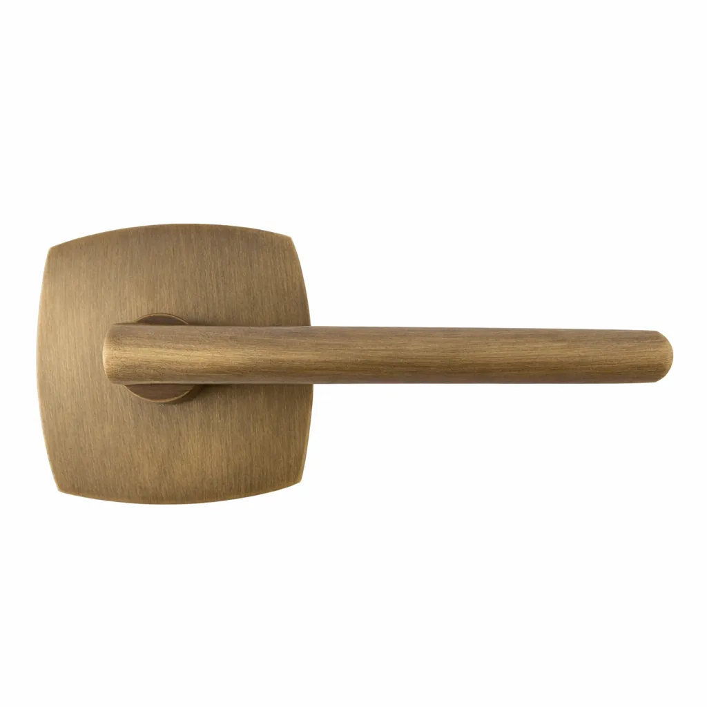 AI-LR-138-Antique-Brass-1